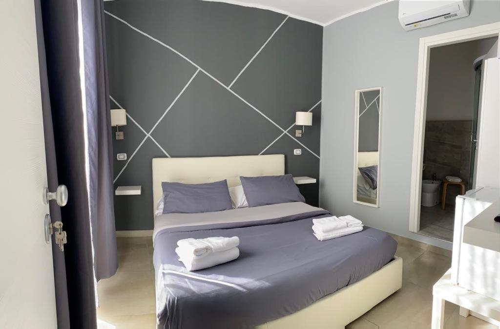 Re Carlo Rooms Катания Екстериор снимка